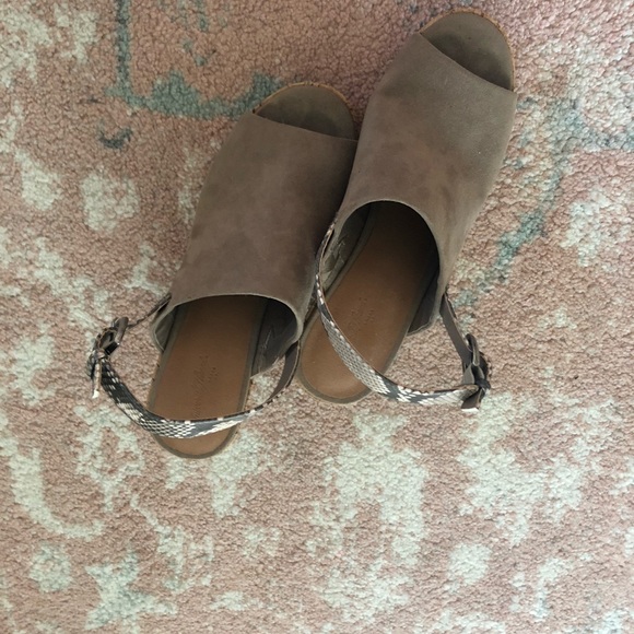 Suede Payton wedge - Picture 2 of 4